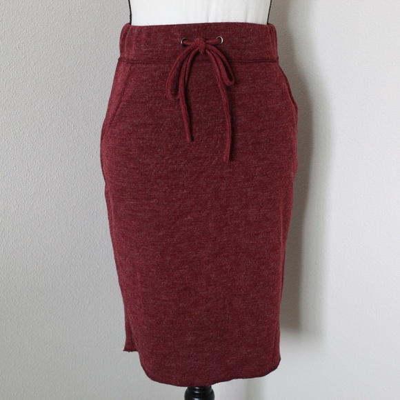 Flecked Burgundy High-Waisted Athleisure Skirt - Picture 1 of 8